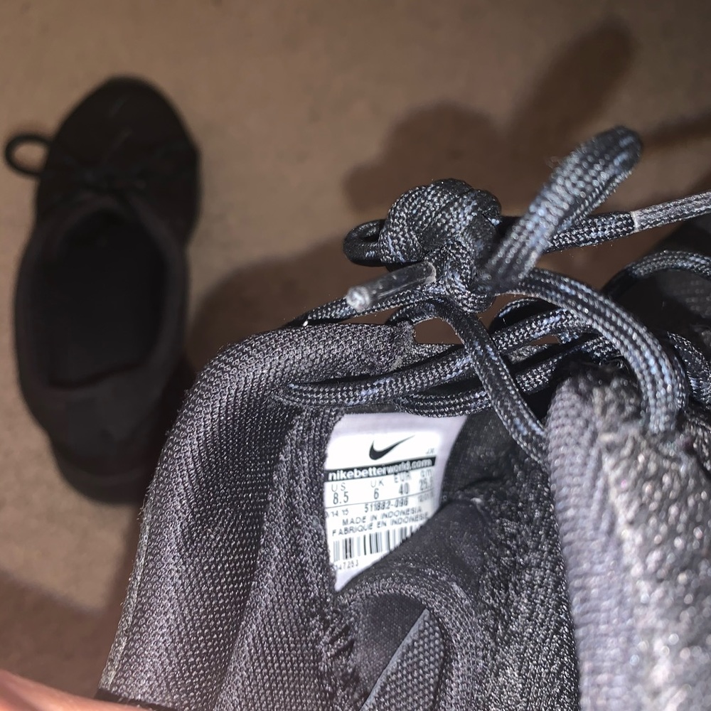 All black Nike Roshe Run